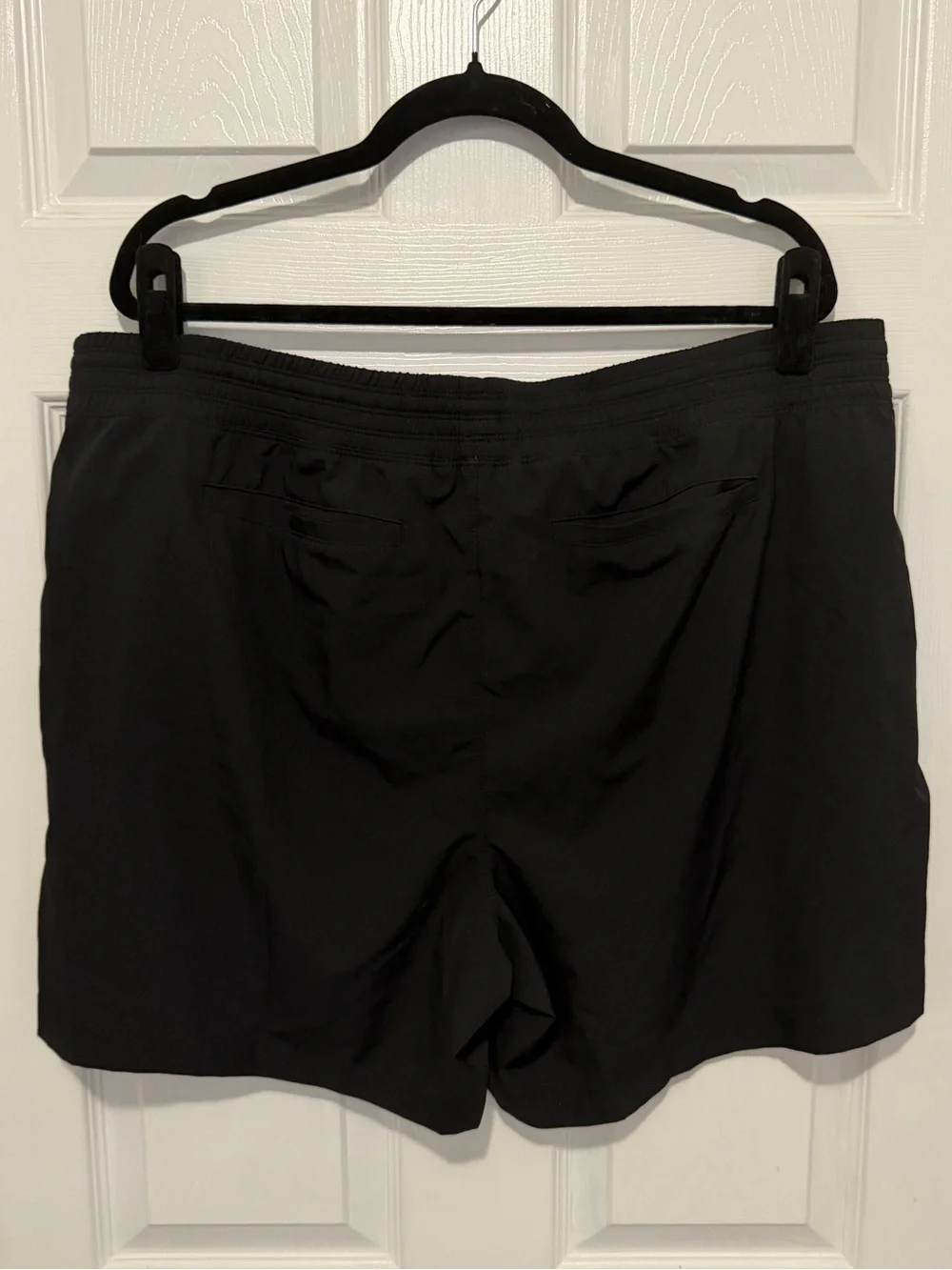 Old Navy Active Black Women's Athletic Shorts with Pockets - Picture 2 of 4